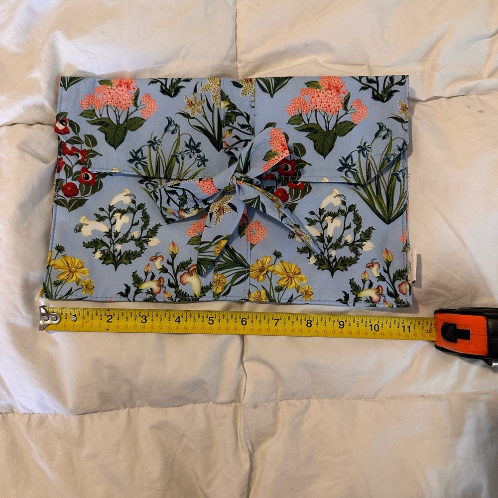 Agua Floral Blue Clutch